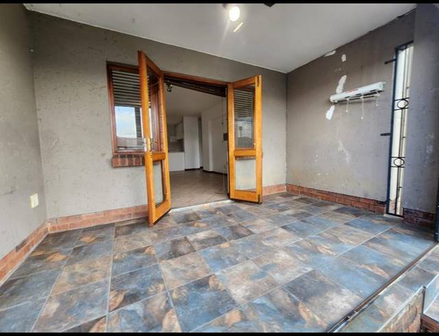 3 BEDROOM TOWNHOUSE FOR SALE IN MEYERSDAL